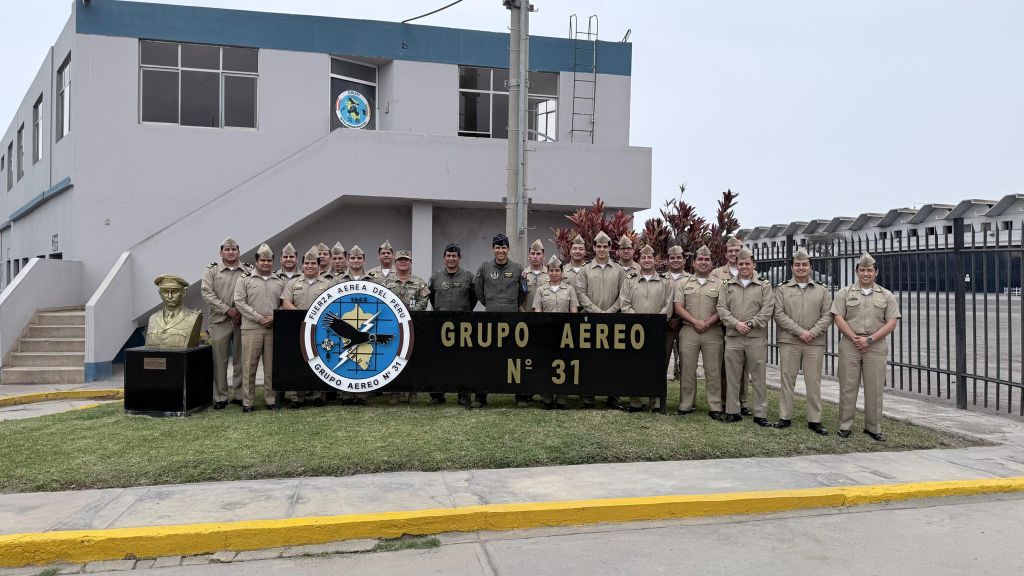 1.-visita profesional al Grupo Aéreo N.º 31 de la Fuerza Aérea del Perú